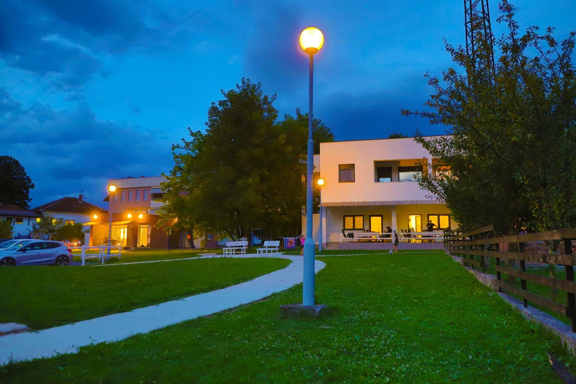 Holiday Homes Pozitiva Bihać Exterior foto