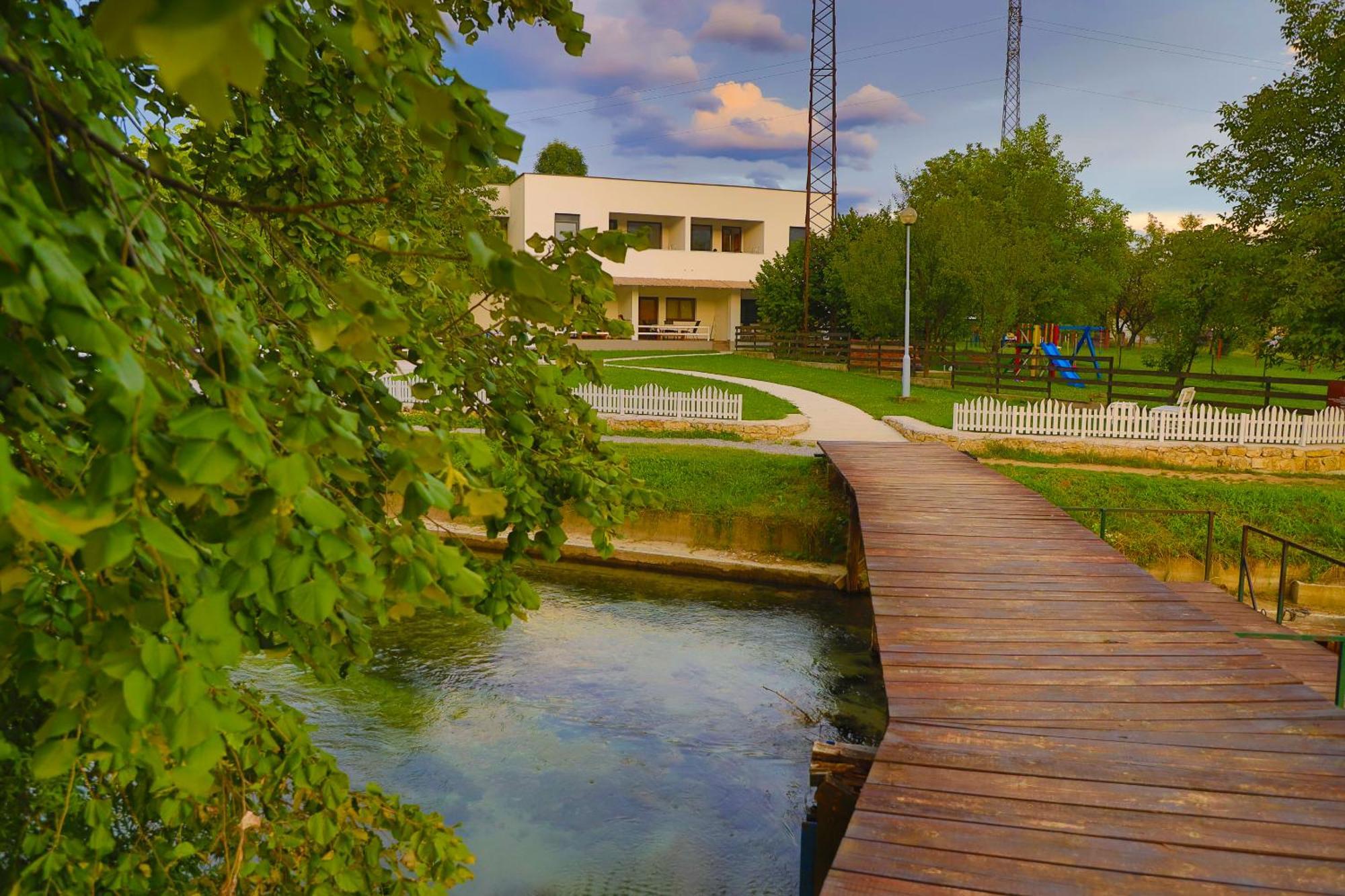 Holiday Homes Pozitiva Bihać Exterior foto