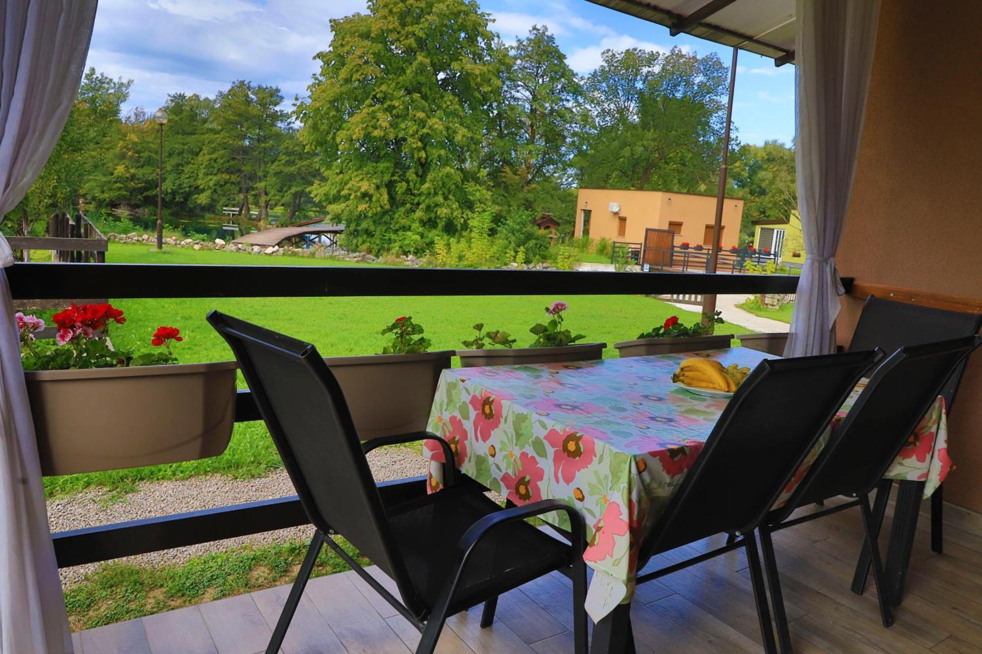 Holiday Homes Pozitiva Bihać Exterior foto